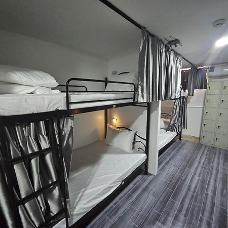 Jomtien Beach Hostel Exterior photo